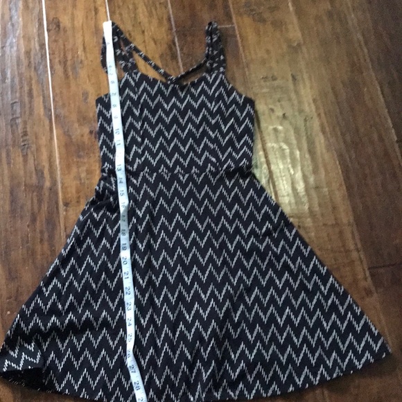 Black & white sundress ☀️ - Picture 4 of 5